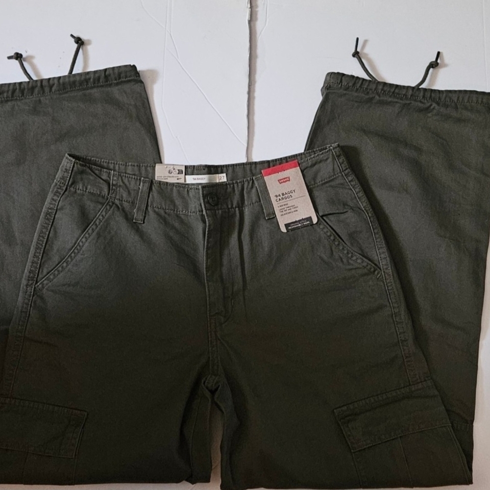Women's Levi's Cargo Pants - Olive Green